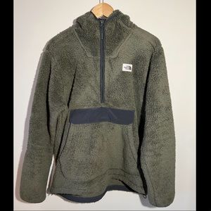 The North FaceCampshire Hooded Pullover Hoodie